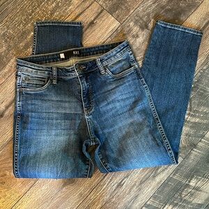 Kut from the Kloth High Rise Boyfriend Jeans size 8